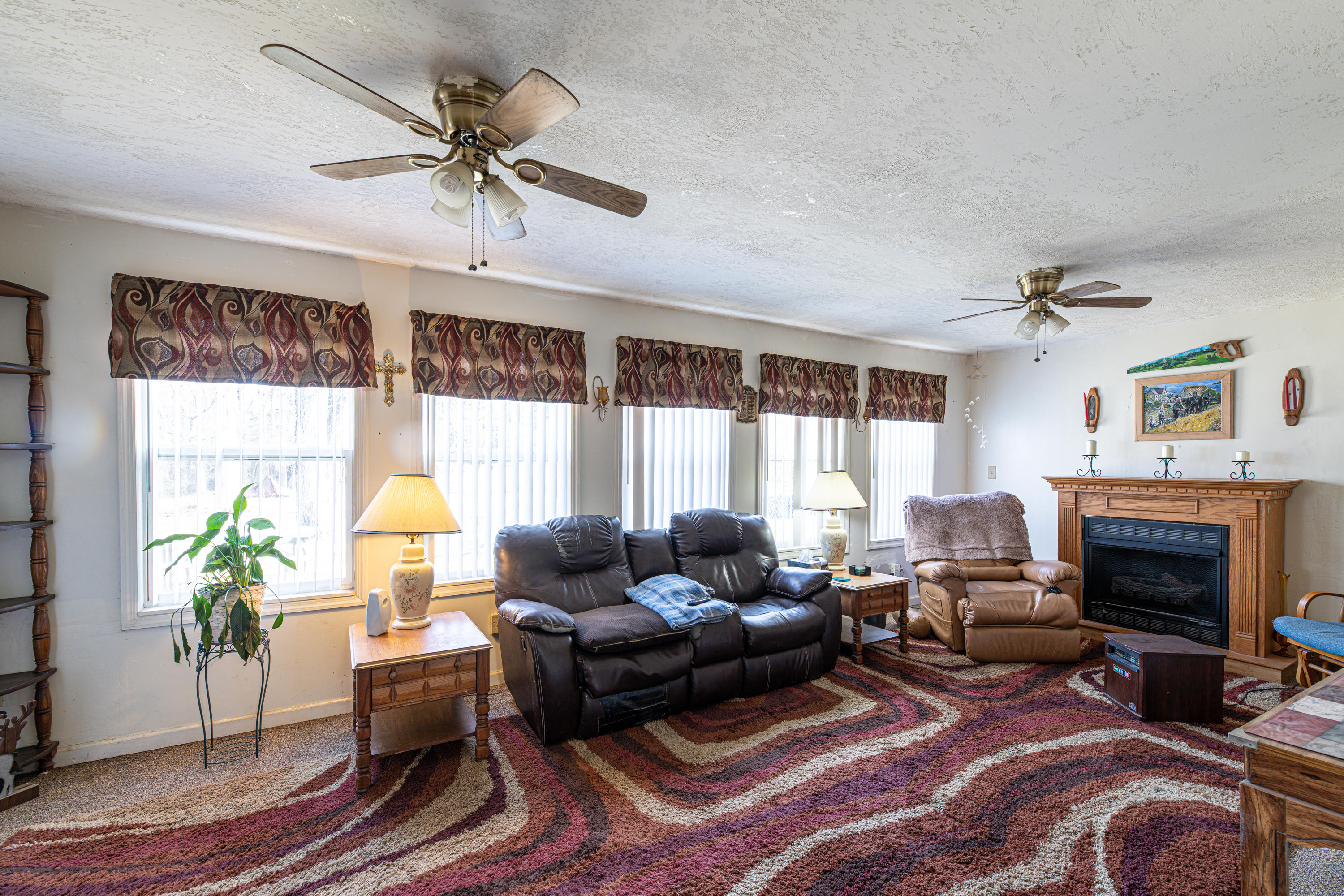 2908 Shipe Road Mascot, TN 37806 - Photo 7 of 25 Plenty of windows