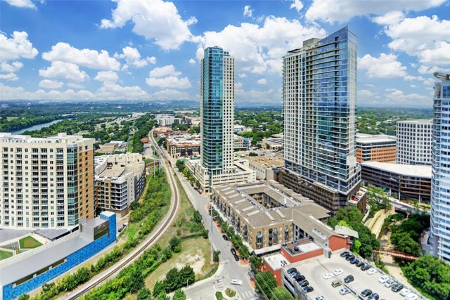 a view of an outdoor kitchen