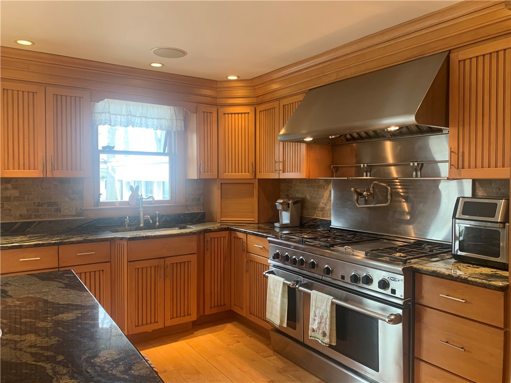 81 Durfee Road Tiverton, RI 02878 - Photo 11 of 20