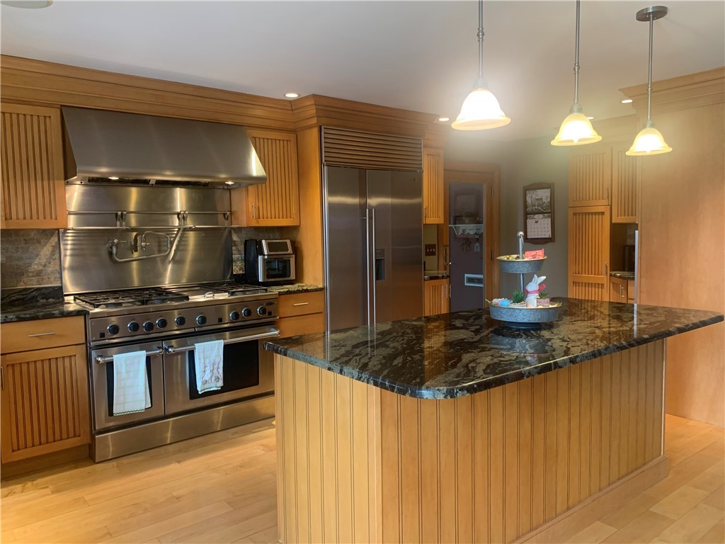81 Durfee Road Tiverton, RI 02878 - Photo 14 of 20