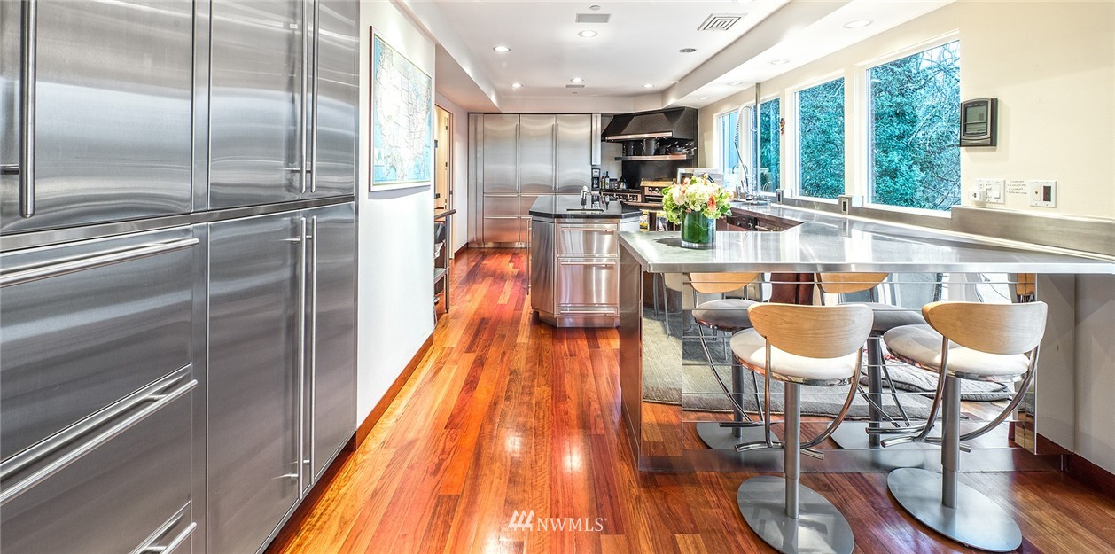 3257 Hunts Point Road Hunts Point, WA 98004 - Photo 7 of 24