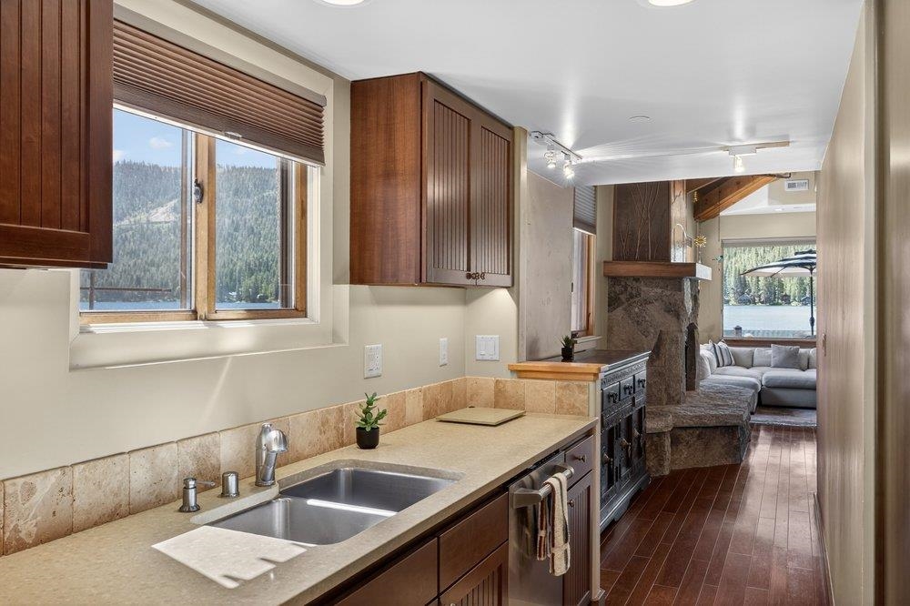 15735 Donner Pass Road Truckee, CA 96161 - Photo 4 of 27