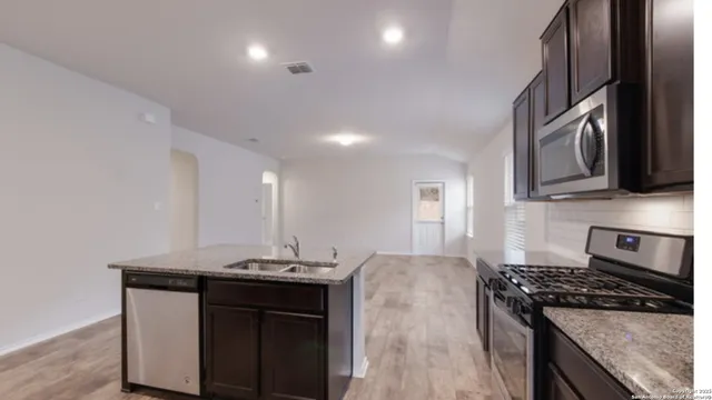 $2,200 | 29631 Copper Crossing, Bulverde, TX 78163