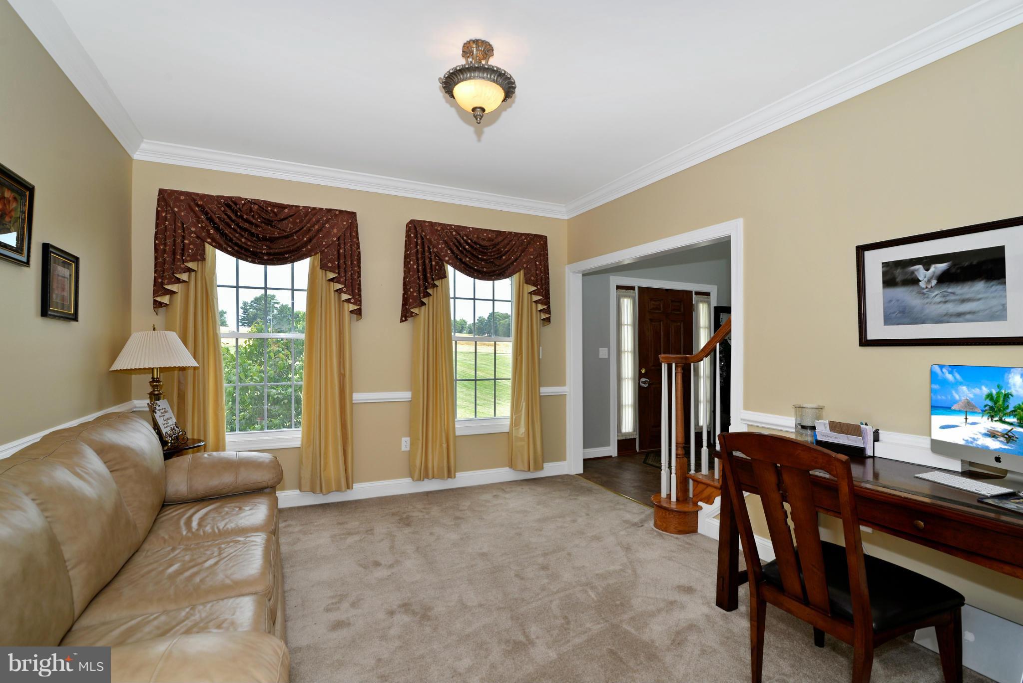 13659 Kretsinger Road Smithsburg, MD 21783 - Photo 14 of 30 Living Room