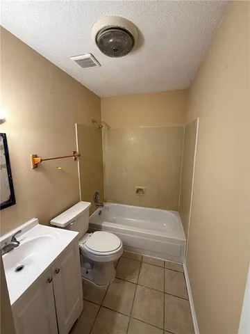 $1,200 | 2245 Alex Kornman Boulevard, Unit A, Harvey, LA 70058