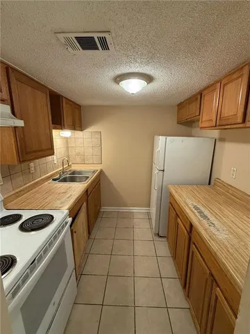 $1,200 | 2245 Alex Kornman Boulevard, Unit A, Harvey, LA 70058