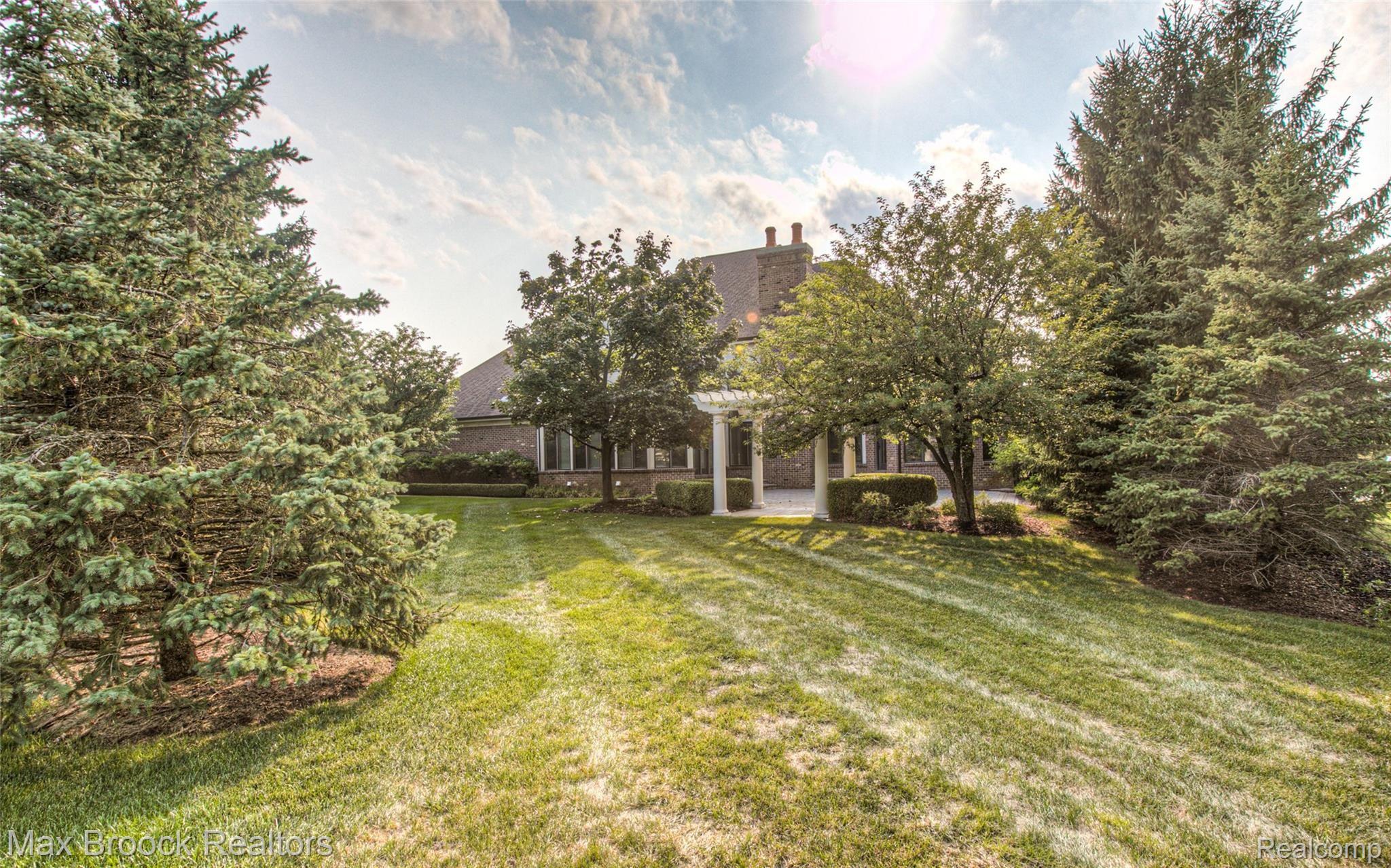 4865 Crestone Way Rochester, MI 48306 - Photo 8 of 63 -6.jpg