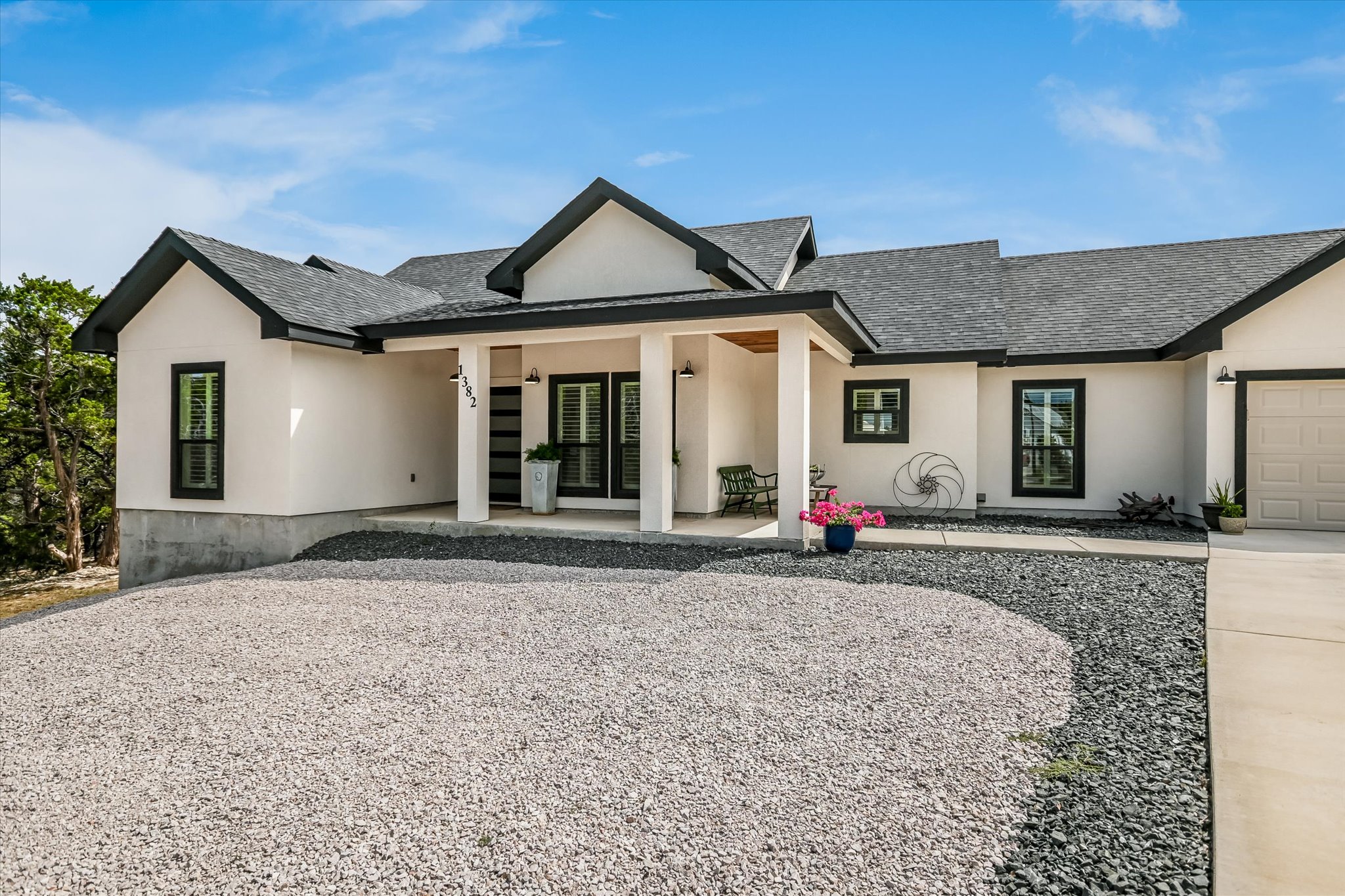 1382 Primrose Path Spring Branch, TX 78070 - Photo 3 of 31 Gallery Image 3
