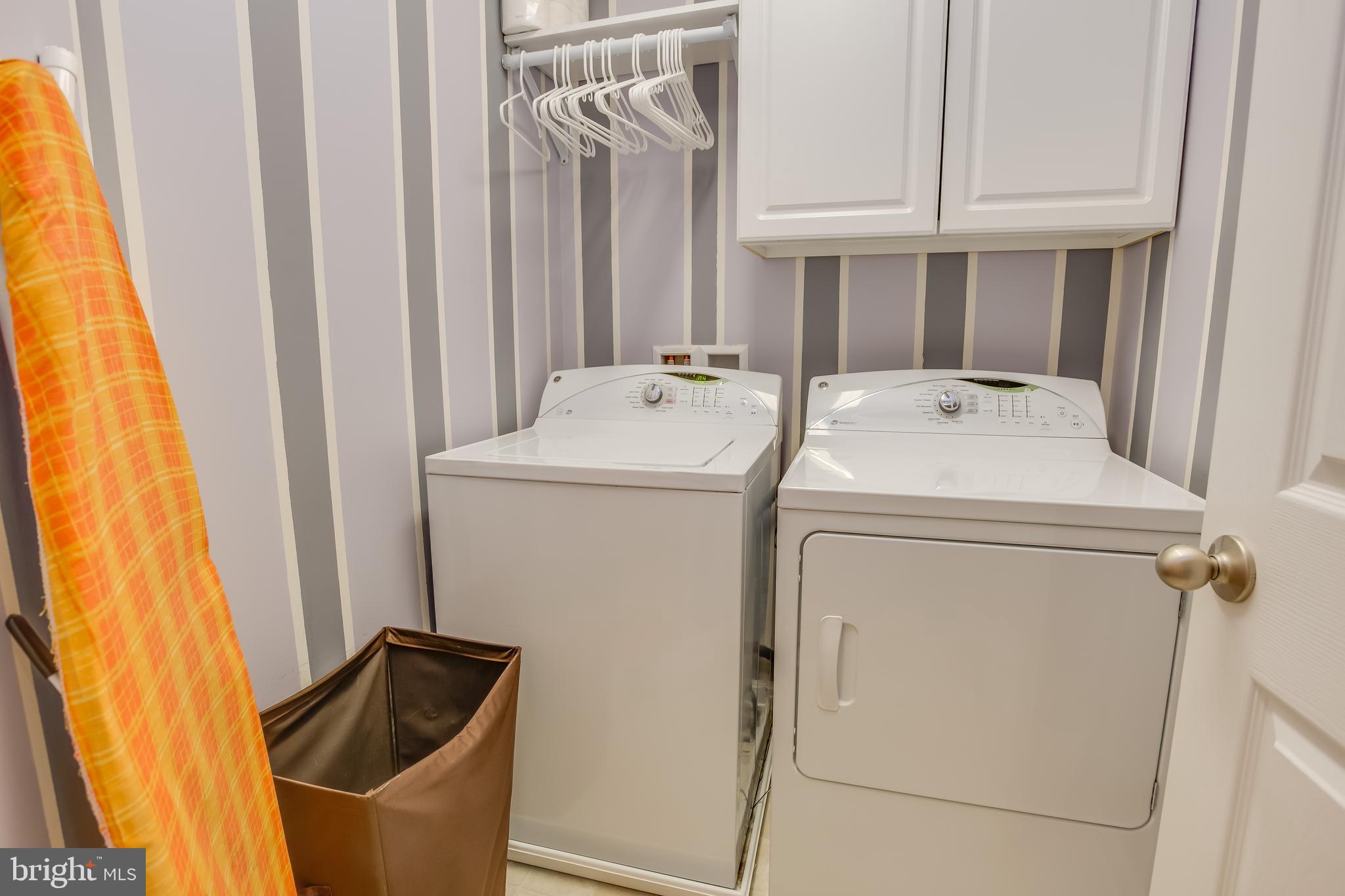 3437 Eagle Ridge Drive Woodbridge, VA 22191 - Photo 27 of 40 a utility room with dryer and washer
