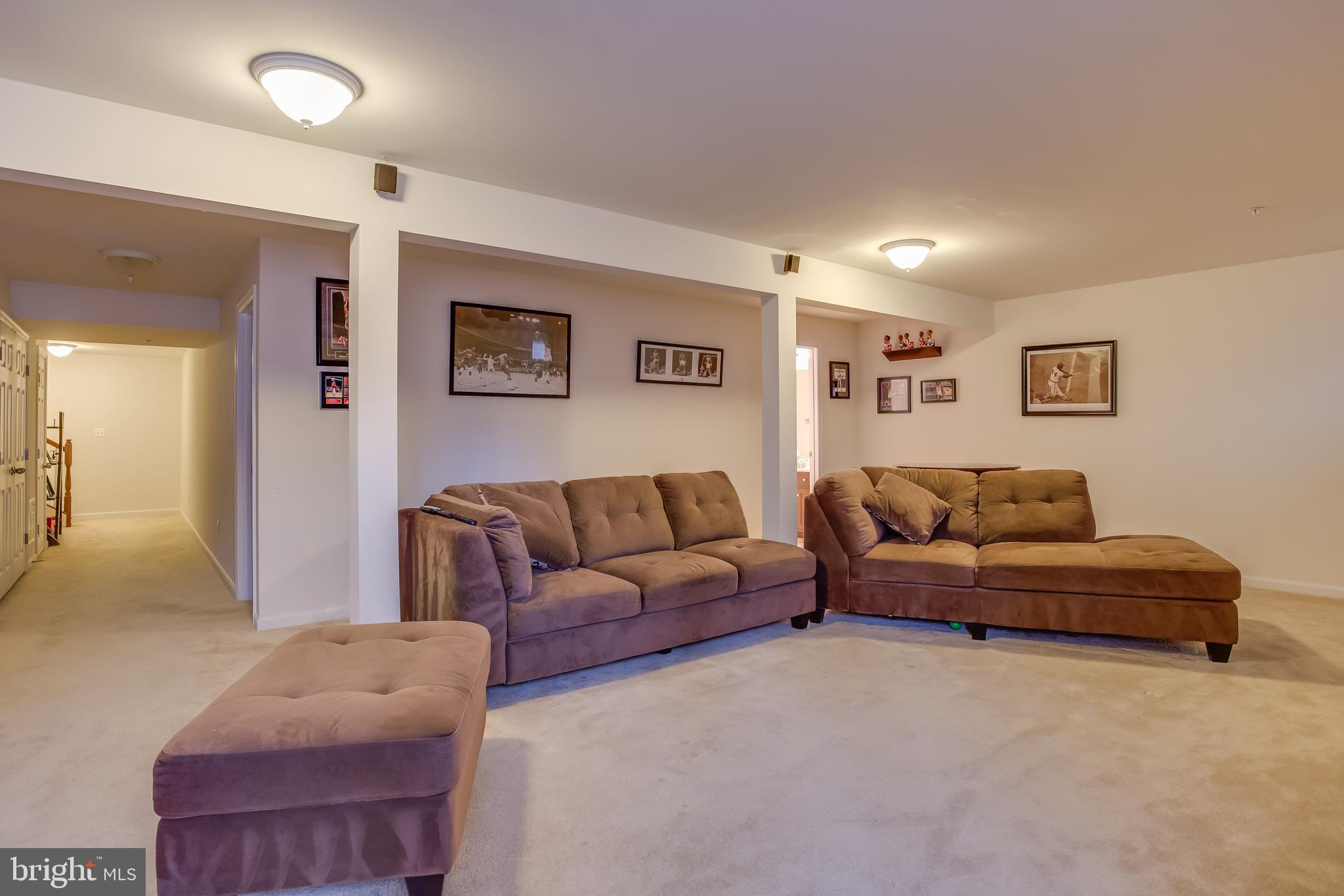 3437 Eagle Ridge Drive Woodbridge, VA 22191 - Photo 29 of 40 a living room with furniture
