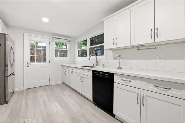 $3,650 | 3735 5th La, La Crescenta, CA 91214