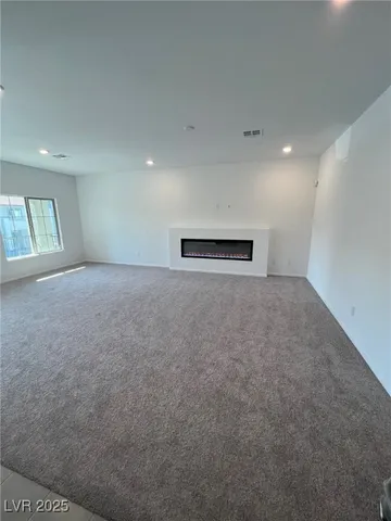 $2,595 | 5872 Becklow Gdns Avenue, Las Vegas, NV 89141