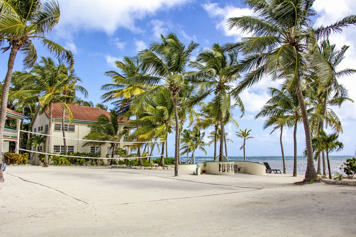 0 Belizean Shores, Unit 11B Robstown, TX 78380 - Photo 28 of 32 a view of a street with a building in the background