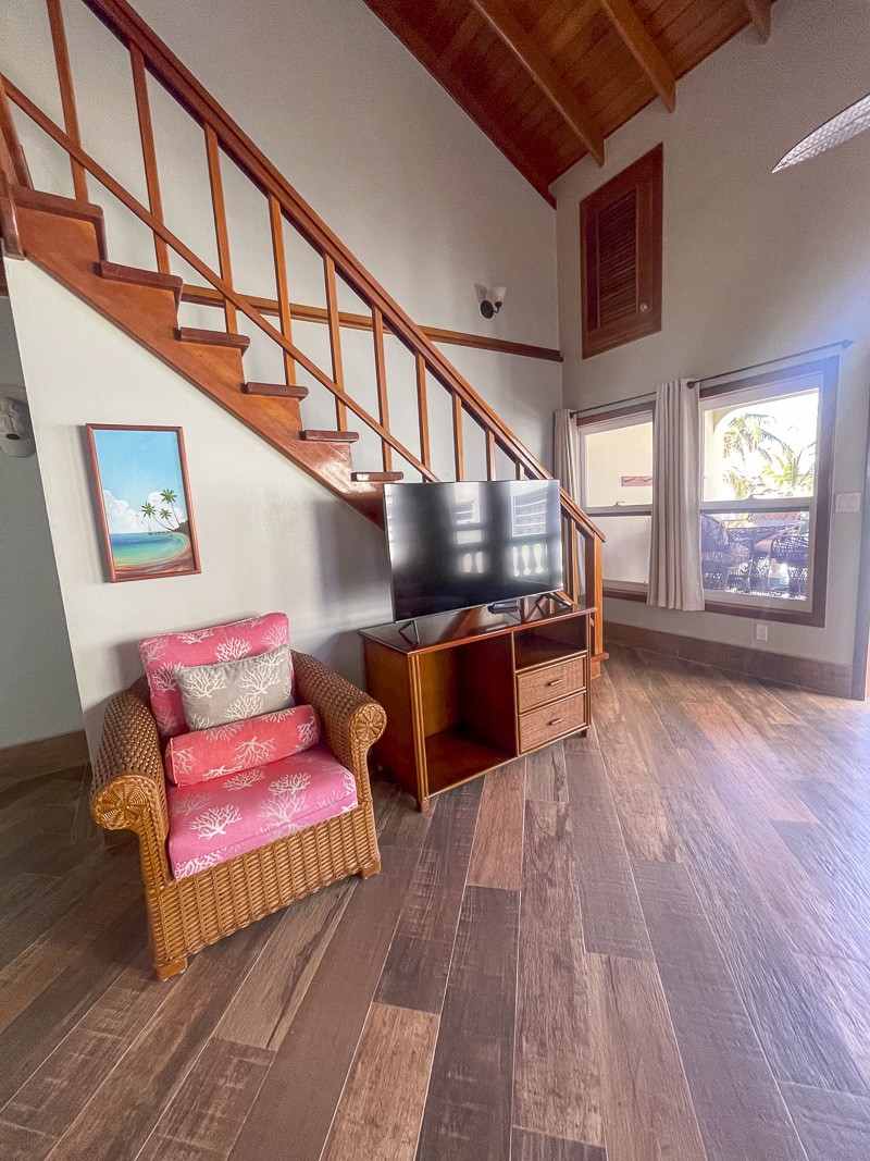 0 Belizean Shores, Unit 11B Robstown, TX 78380 - Photo 7 of 32 a living room with furniture and a wooden floor