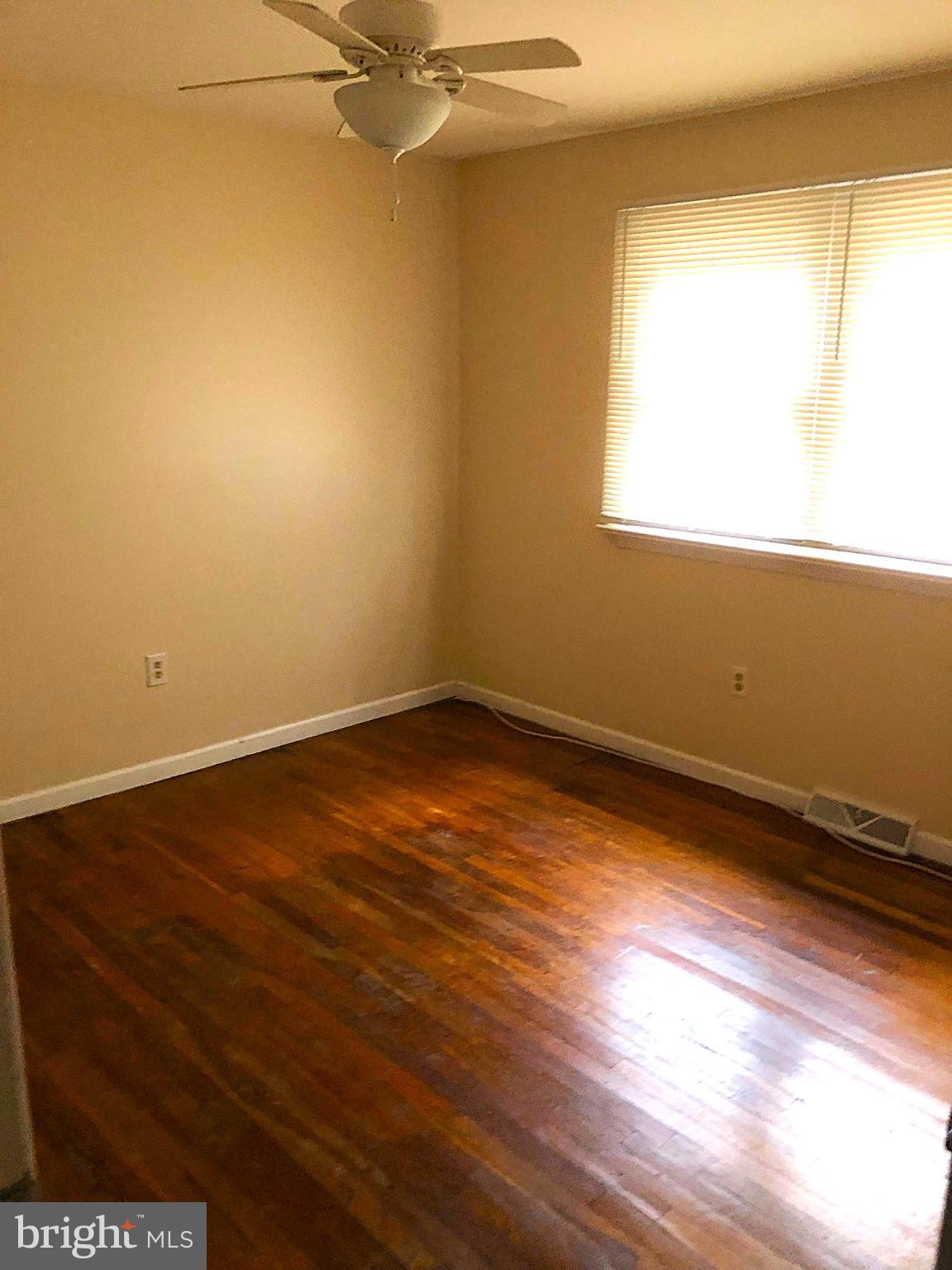 8 Roberts Lane Berlin, NJ 08009 - Photo 12 of 19 an empty room with a window