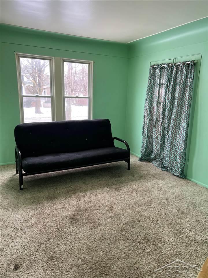 1018 South Hampton Street Bay City, MI 48708 - Photo 11 of 33 50063953-10.JPG
