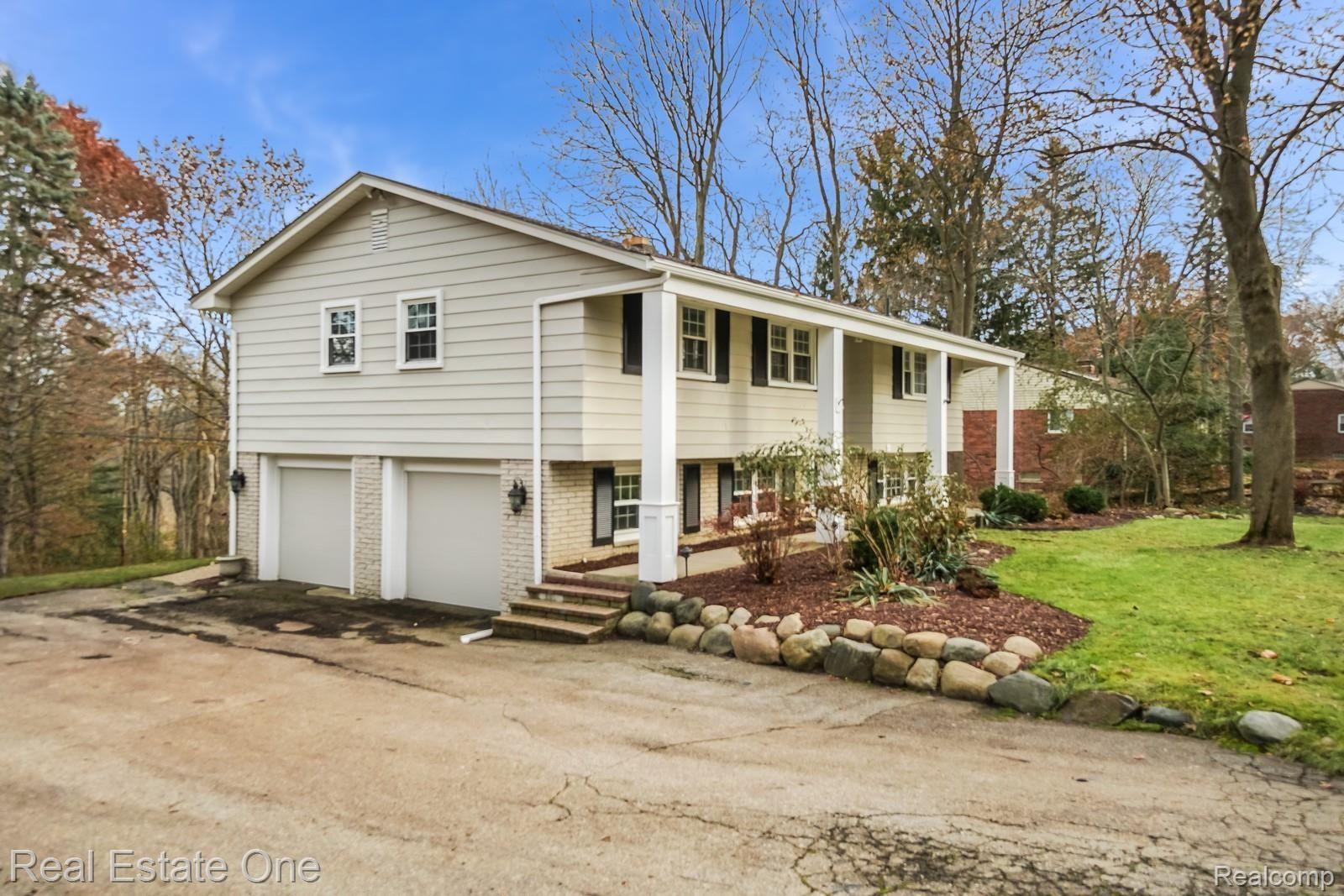 620 Charlesina Drive Rochester, MI 48306 - Photo 29 of 34 DSC01942.jpg