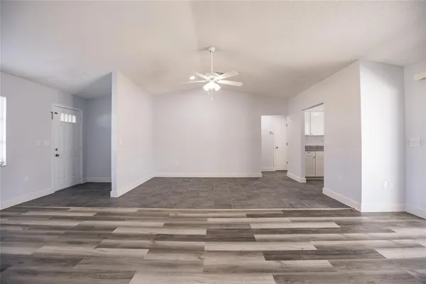 $2,400 | 11065 Waterford Avenue, Englewood, FL 34224