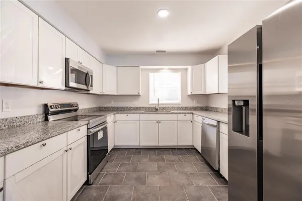 $2,400 | 11065 Waterford Avenue, Englewood, FL 34224