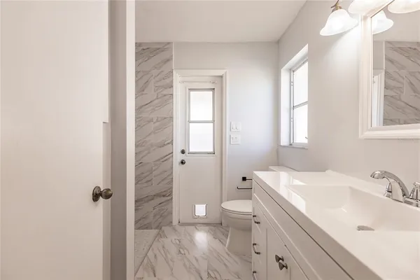 $2,400 | 11065 Waterford Avenue, Englewood, FL 34224