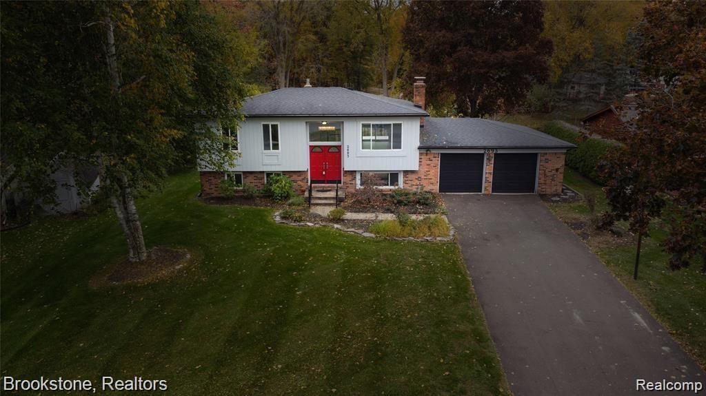 2693 Ripple Court White Lake, MI 48383 - Photo 2 of 36
