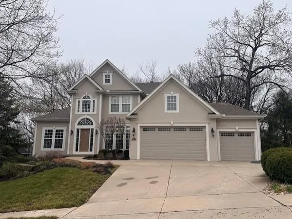 $750,000 | 10200 Magnolia Lane, Parkville, MO 64152
