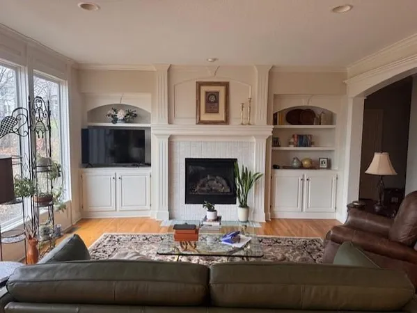 $750,000 | 10200 Magnolia Lane, Parkville, MO 64152