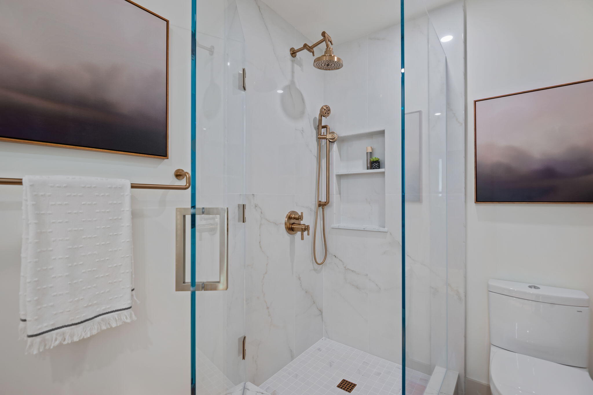 899 Cieneguitas Road Santa Barbara, CA 93110 - Photo 19 of 28 19 - Primary Bathroom