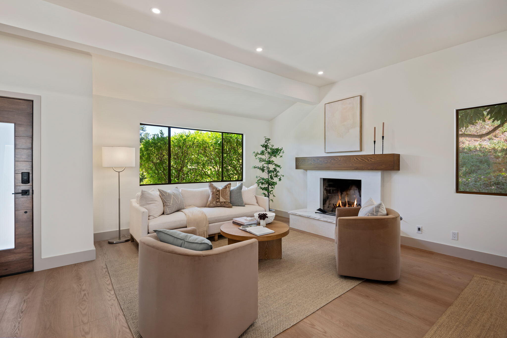 899 Cieneguitas Road Santa Barbara, CA 93110 - Photo 3 of 28 03 - Living Room