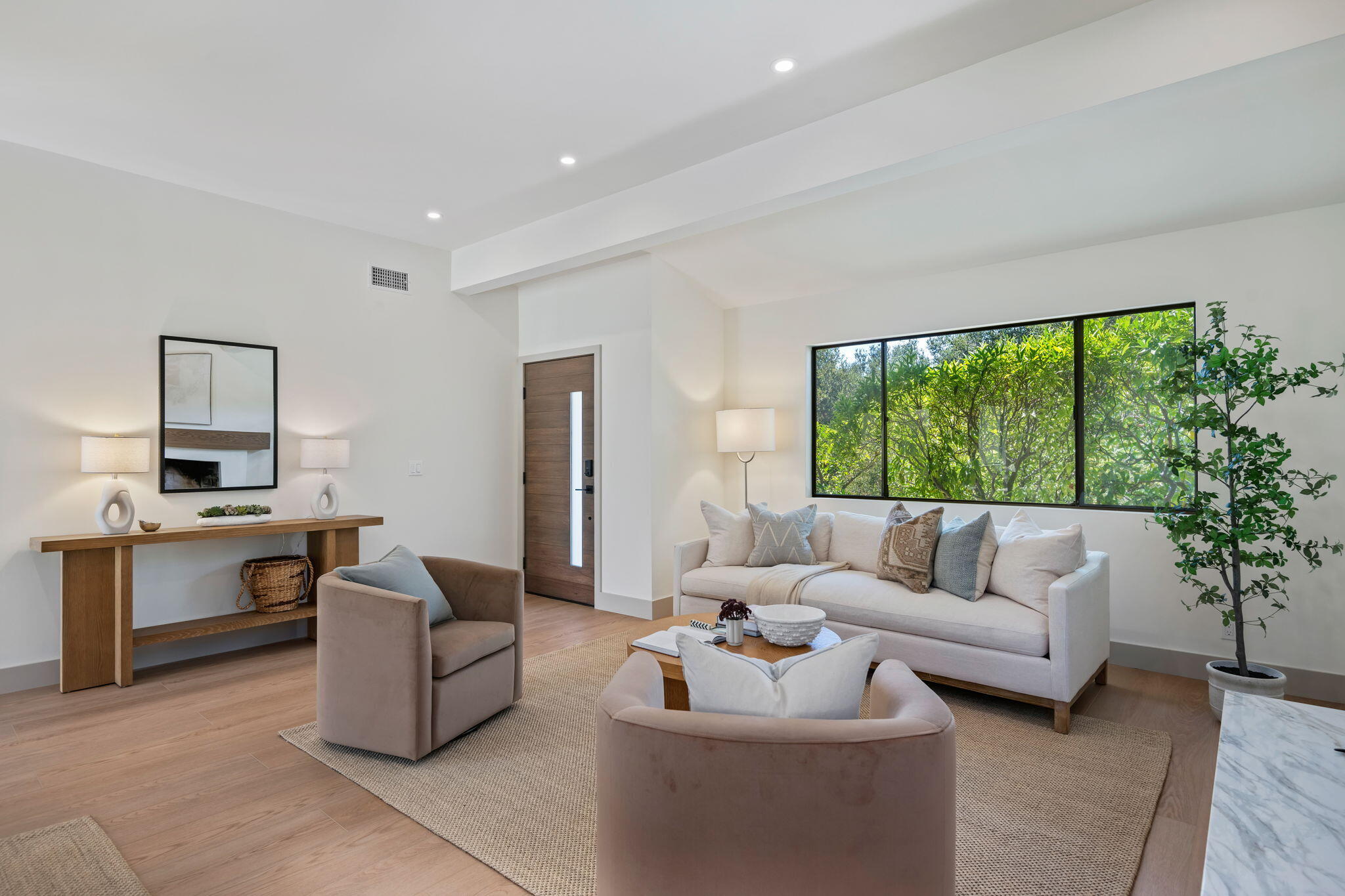 899 Cieneguitas Road Santa Barbara, CA 93110 - Photo 7 of 28 07 - Living Room