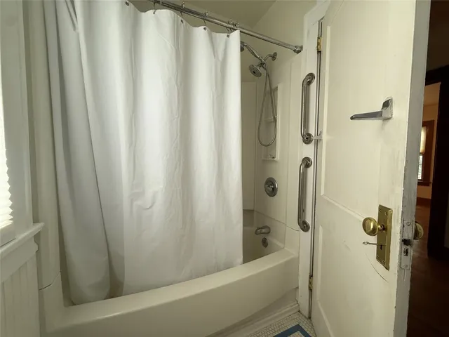 $1,500 | 23 Linden Street, Unit RIGHT (SECOND FL), Binghamton, NY 13901