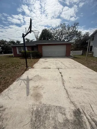 $2,500 | 4913 East Liberty Street, Tampa, FL 33617