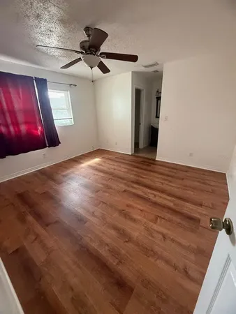 $2,500 | 4913 East Liberty Street, Tampa, FL 33617