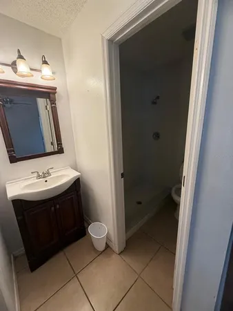 $2,500 | 4913 East Liberty Street, Tampa, FL 33617