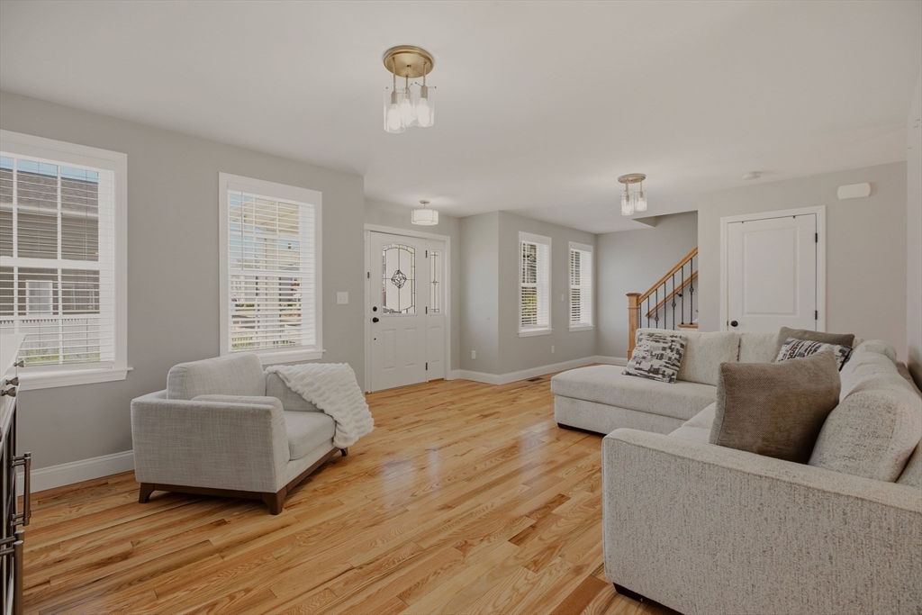 8 Princeton Circle Fall River, MA 02724 - Photo 5 of 41