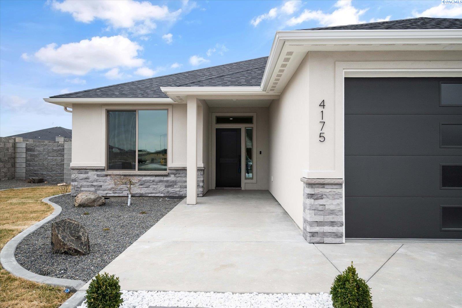 4175 East Clover Road Richland, WA 99352 - Photo 2 of 39 Gallery Image 2