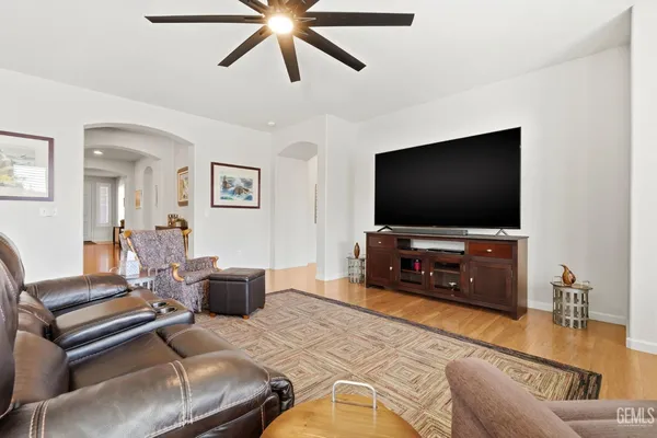 $549,900 | Undisclosed Address, Tulare, CA 93274