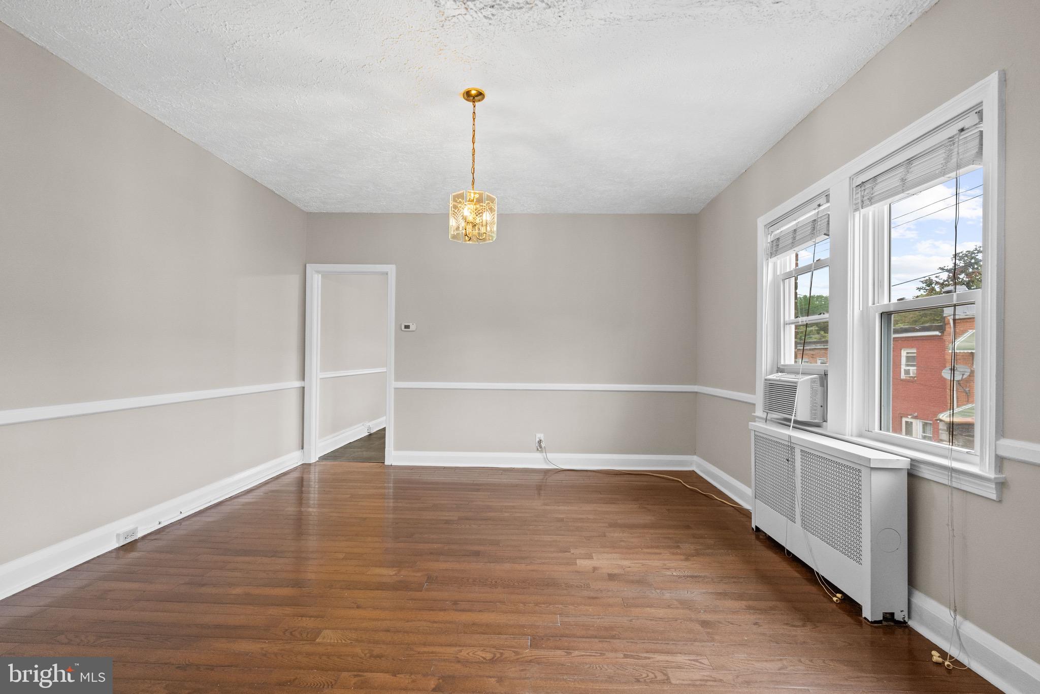 3700 Woodridge Road Baltimore, MD 21229 - Photo 4 of 23