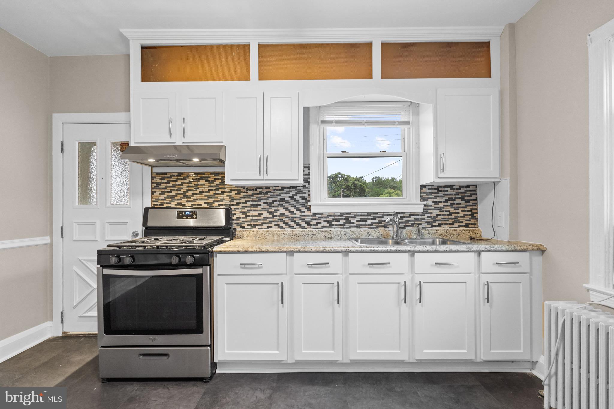 3700 Woodridge Road Baltimore, MD 21229 - Photo 8 of 23