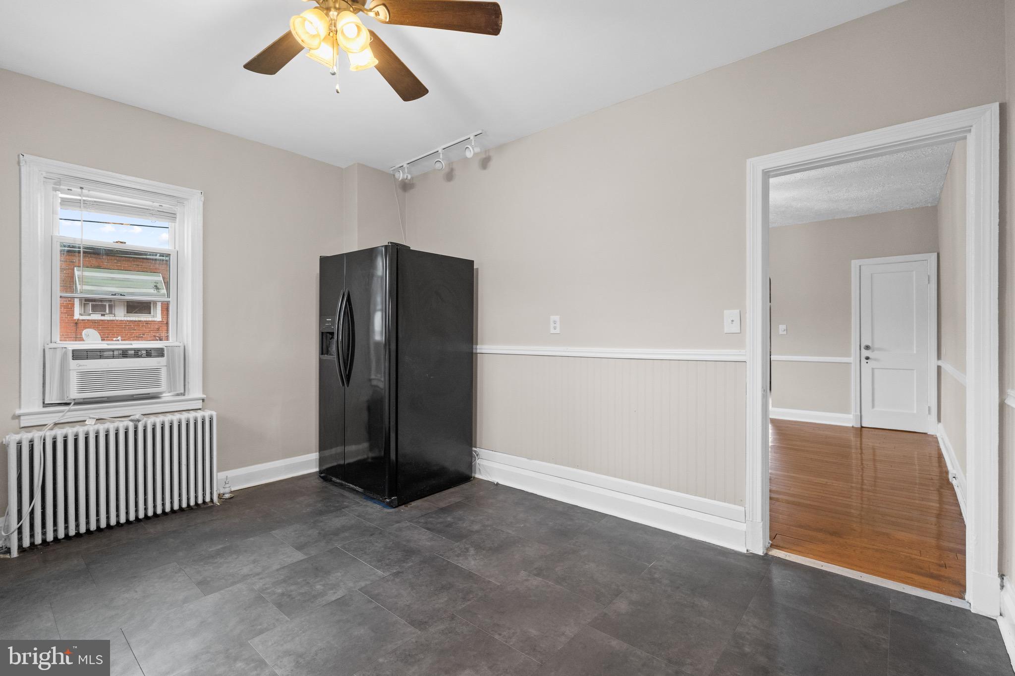 3700 Woodridge Road Baltimore, MD 21229 - Photo 9 of 23