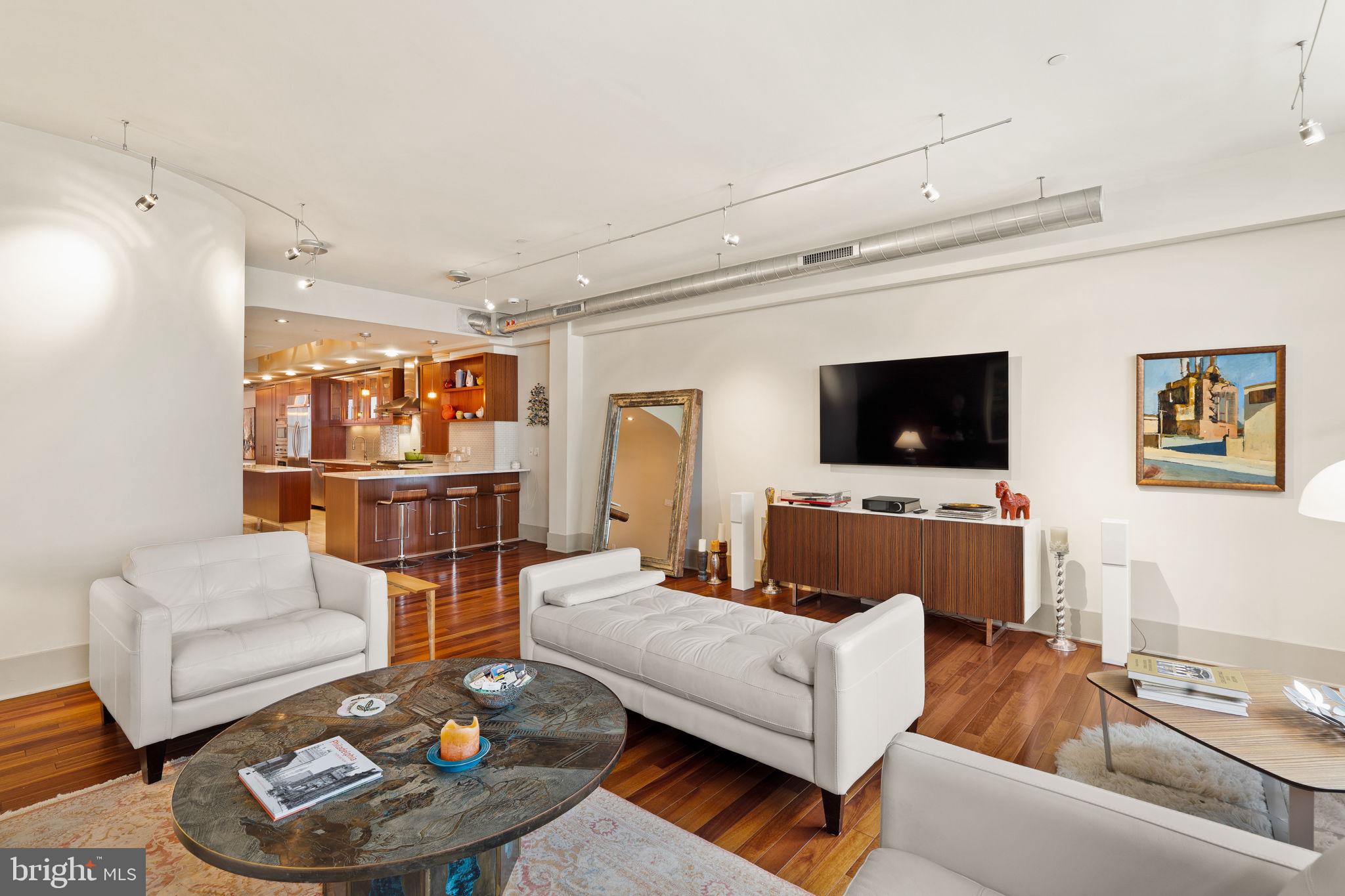 1606 Chestnut Street, Unit 2 Philadelphia, PA 19103 - Photo 12 of 60