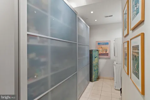 $995,000 | 1606 Chestnut Street, Unit 2, Philadelphia, PA 19103