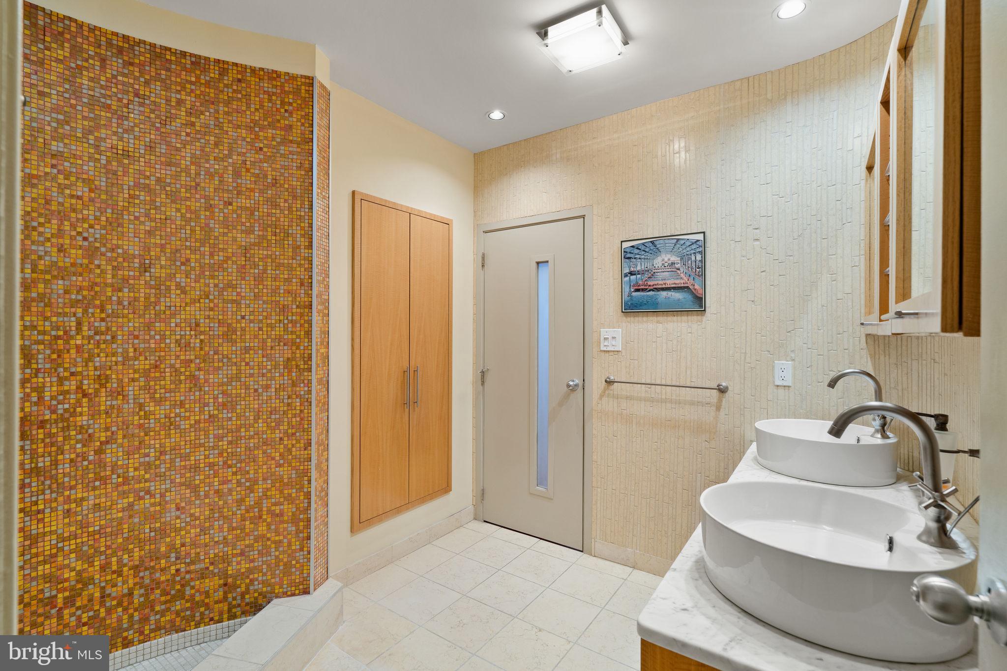 1606 Chestnut Street, Unit 2 Philadelphia, PA 19103 - Photo 48 of 60 Primary Suite