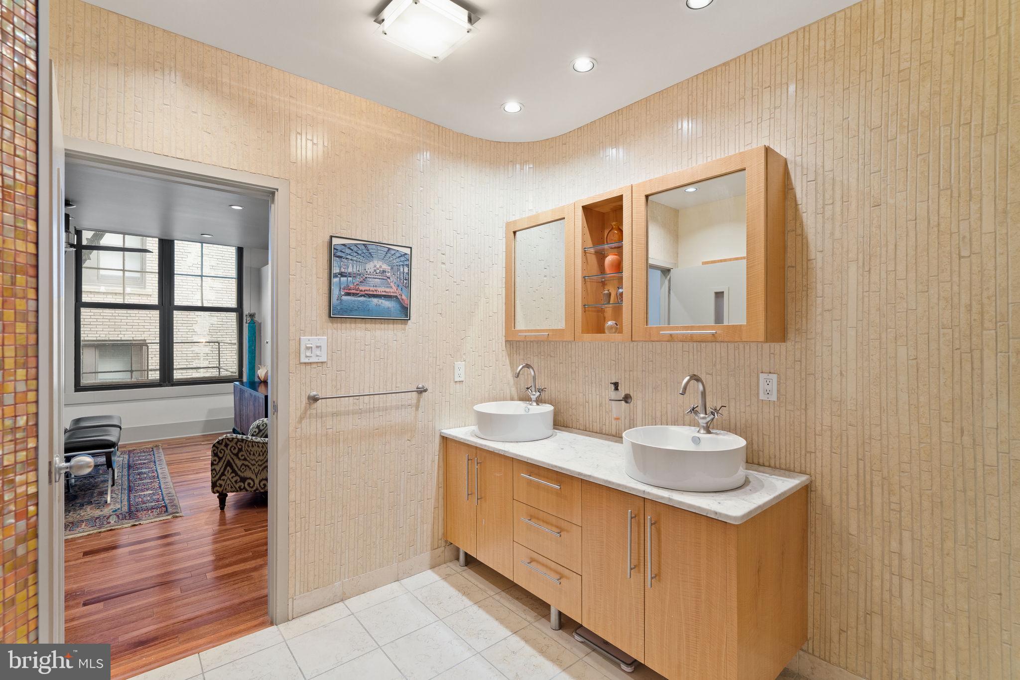 1606 Chestnut Street, Unit 2 Philadelphia, PA 19103 - Photo 51 of 60 Primary Suite