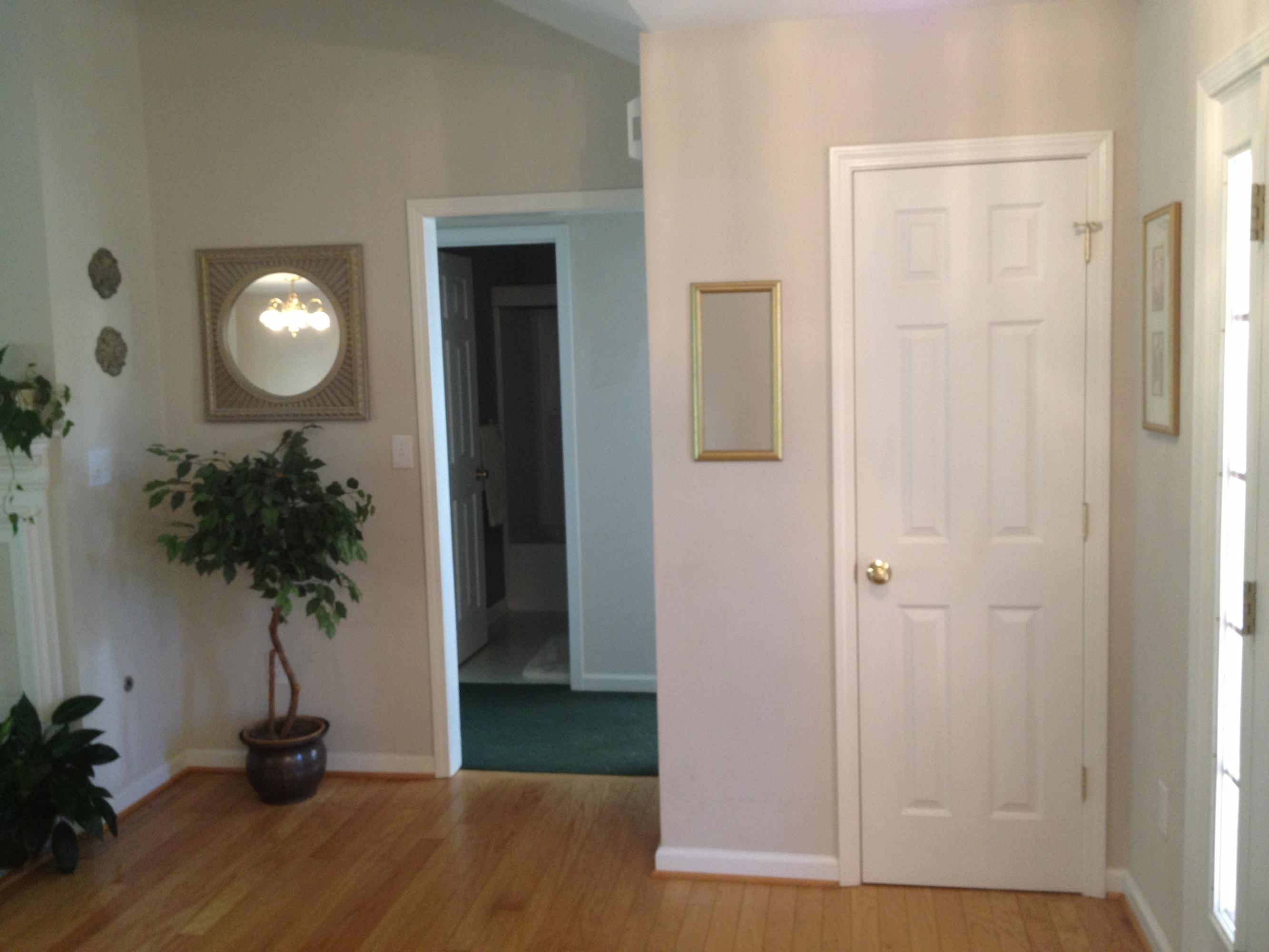 537 Castleridge Road Vinton, VA 24179 - Photo 16 of 16 Foyer