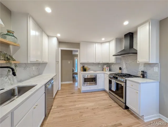 $529,900 | 7639 Capilia Drive, Crestwood, MO 63123