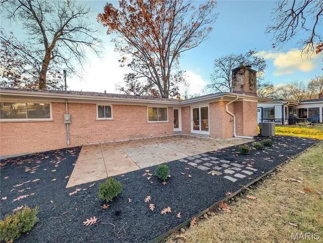 $529,900 | 7639 Capilia Drive, Crestwood, MO 63123