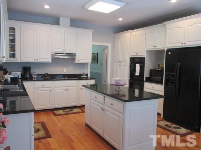 305 Medoc Lane Raleigh, NC 27615 - Photo 11 of 25