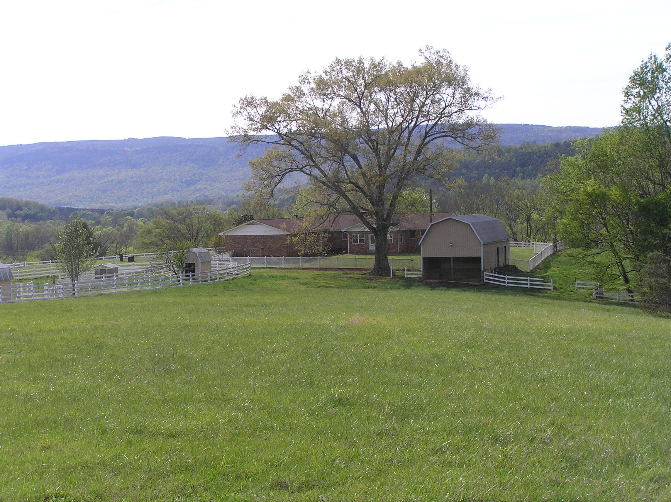 4114 Lower East Valley Road Dunlap, TN 37327 - Photo 2 of 122 040626 011