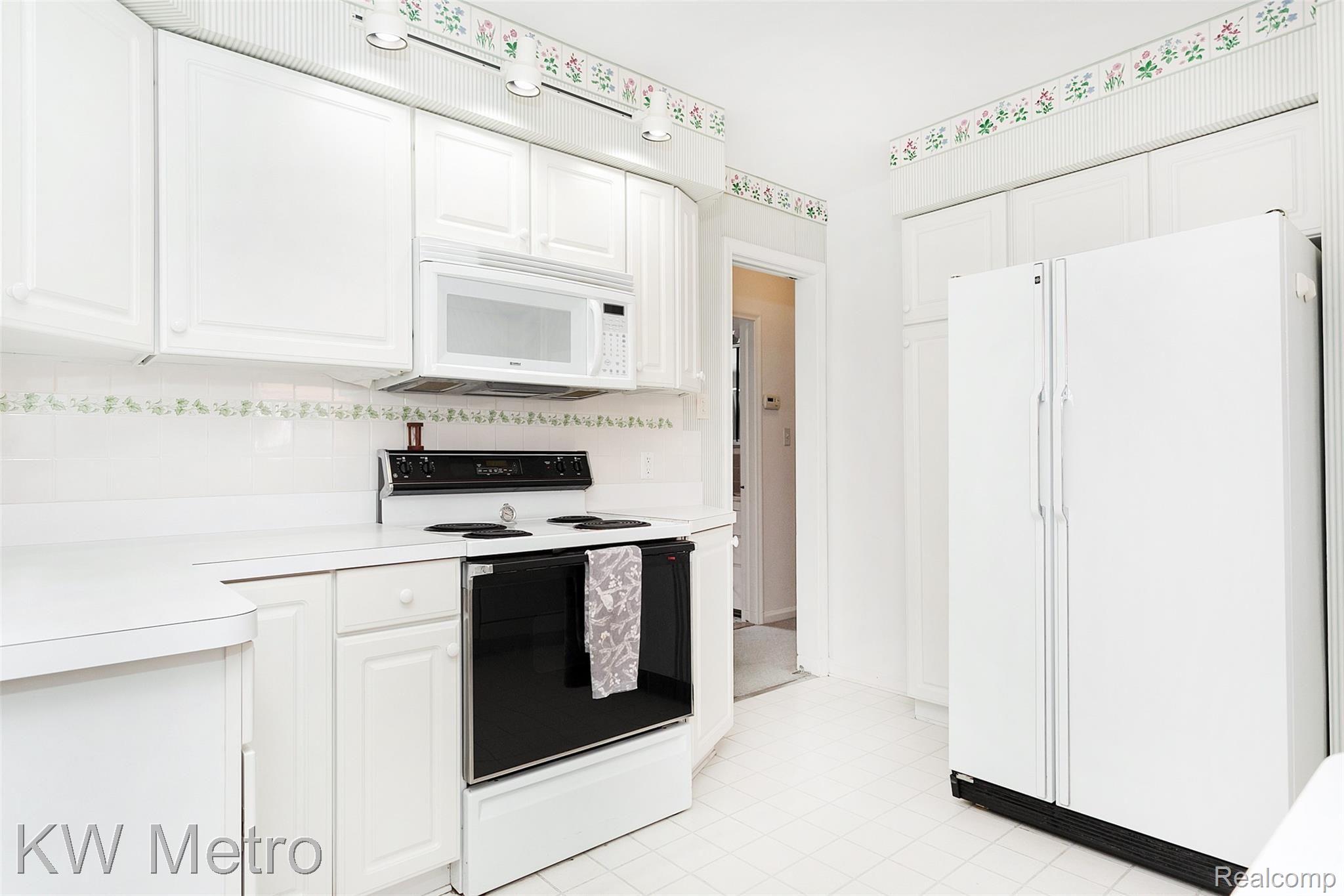 1764 Mansfield Road Birmingham, MI 48009 - Photo 9 of 35 Mansfield-9.jpg